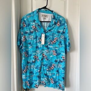 Penguin button up shirt size-Medium